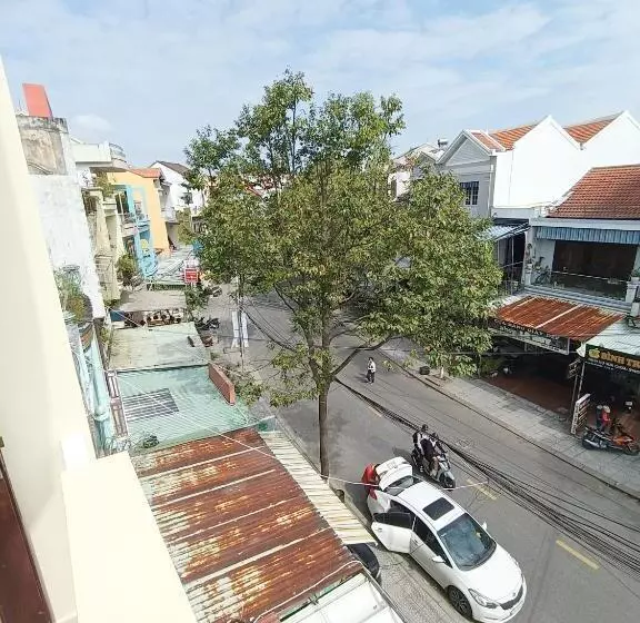 هتل Hoian Old Town Hostel