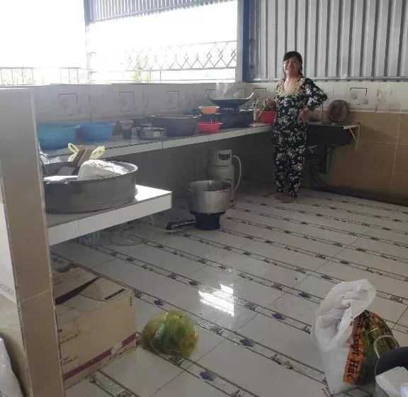 هتل Nhà Nghỉ Hoa Dũng