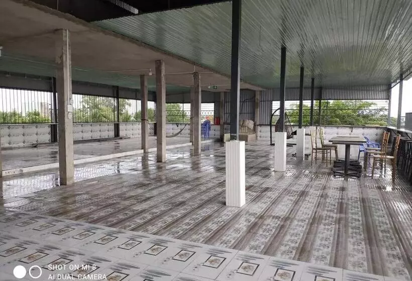 هتل Nhà Nghỉ Hoa Dũng