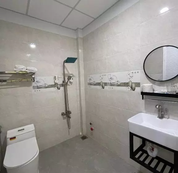 هتل Nhà Nghỉ Hoa Dũng