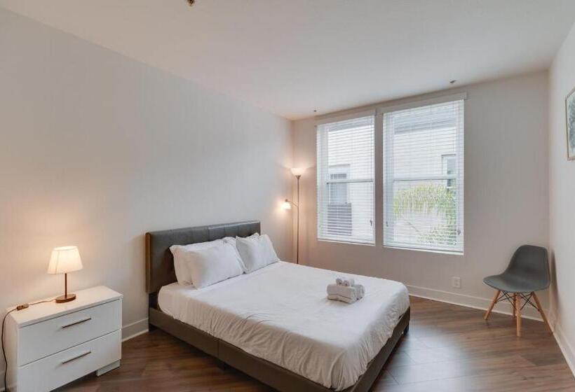 Marina Apartment Pool,gym,jacuzzi