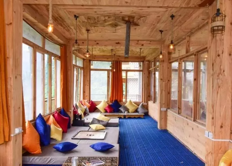 Pahadi Bliss Hostel ,tosh