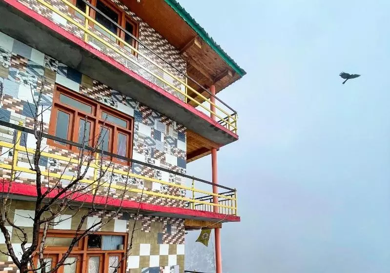 Pahadi Bliss Hostel ,tosh