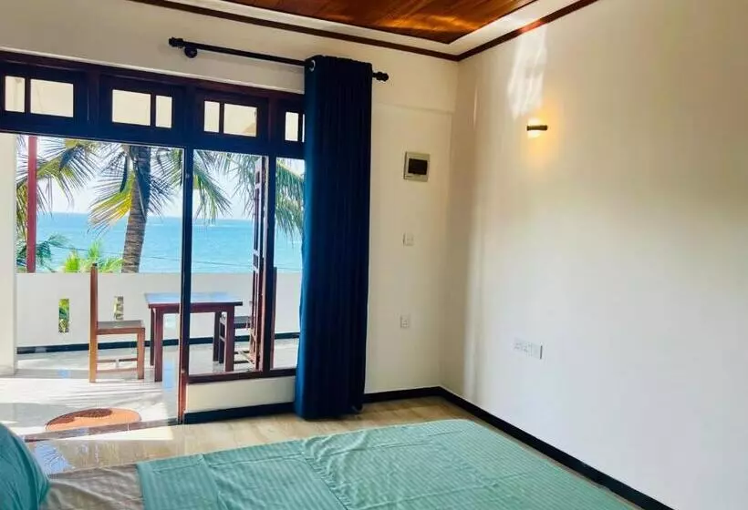پانسیون Blue Surf View Tangalle