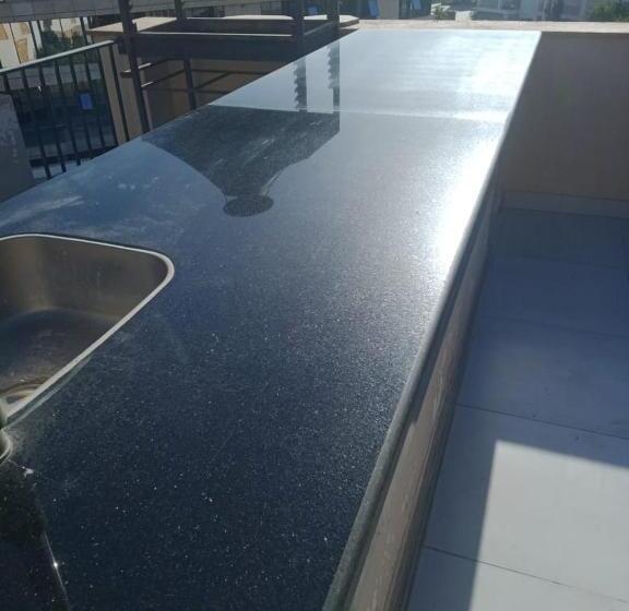 پانسیون Nice Studio On The Roof