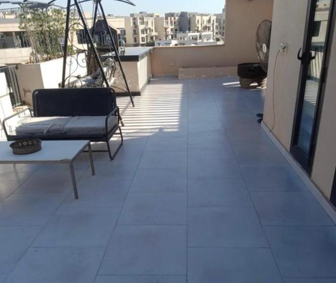 پانسیون Nice Studio On The Roof