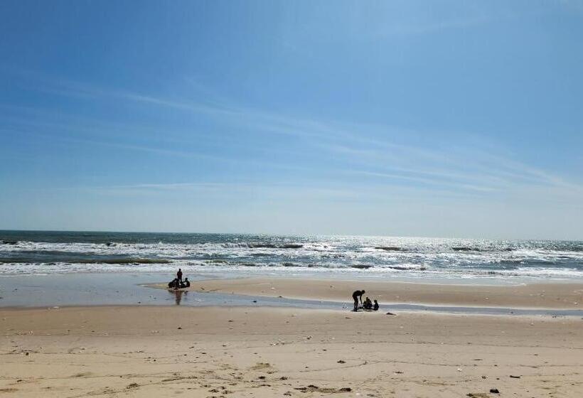 Cánh Buồm Xanh Resort