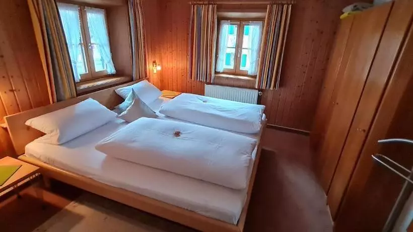 Aamiaismajoitus (B&B) Gästehaus Unruh