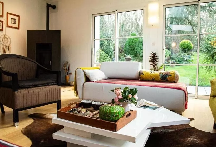 Aamiaismajoitus (B&B) Le Nid Du Massereau