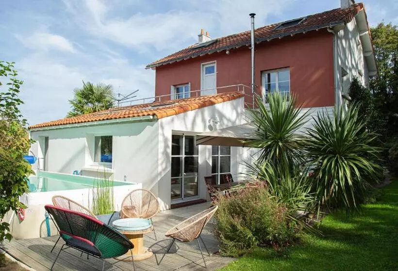 Aamiaismajoitus (B&B) Le Nid Du Massereau