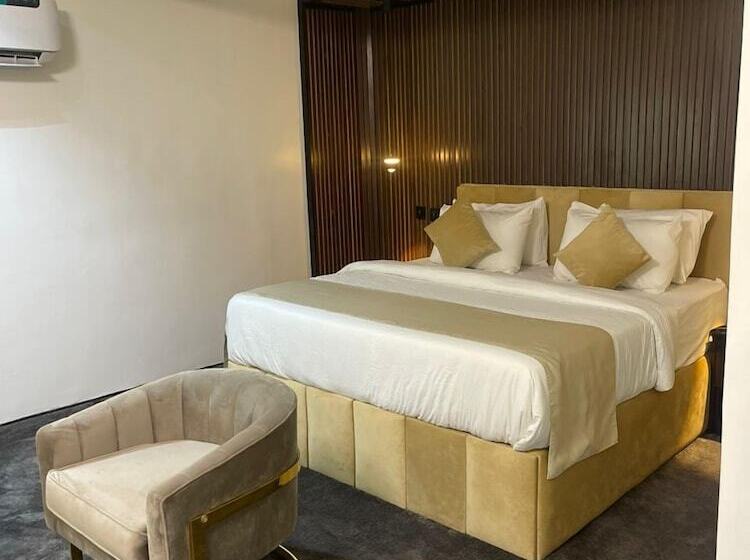 هتل Portland Suites