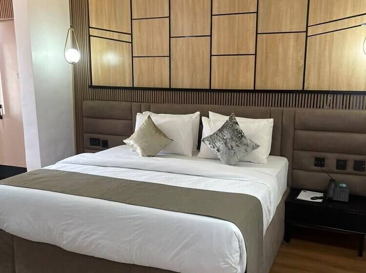 هتل Portland Suites