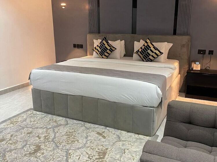 هتل Portland Suites