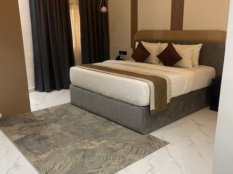 هتل Portland Suites