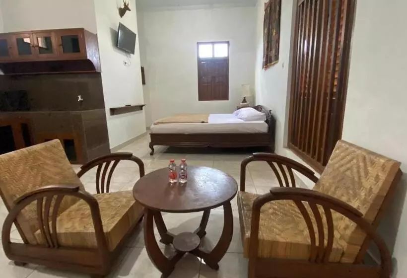 Hotelli Saraswati Traditional Homestay Temanggung Redpartner