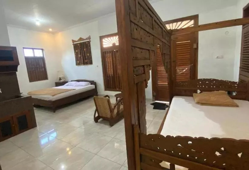 Hotelli Saraswati Traditional Homestay Temanggung Redpartner