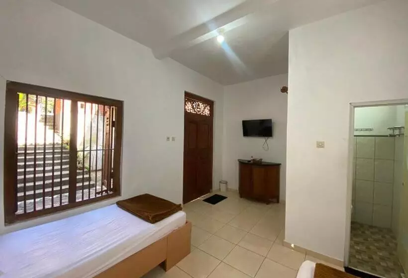 Hotelli Saraswati Traditional Homestay Temanggung Redpartner