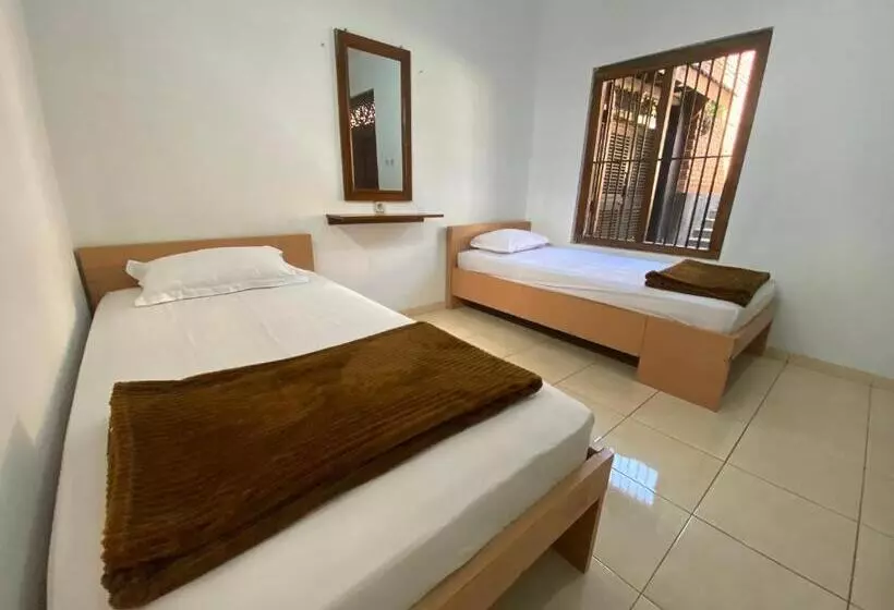 Hotelli Saraswati Traditional Homestay Temanggung Redpartner