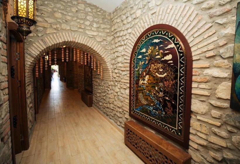 هاستل Art Hotel By Abad Guest