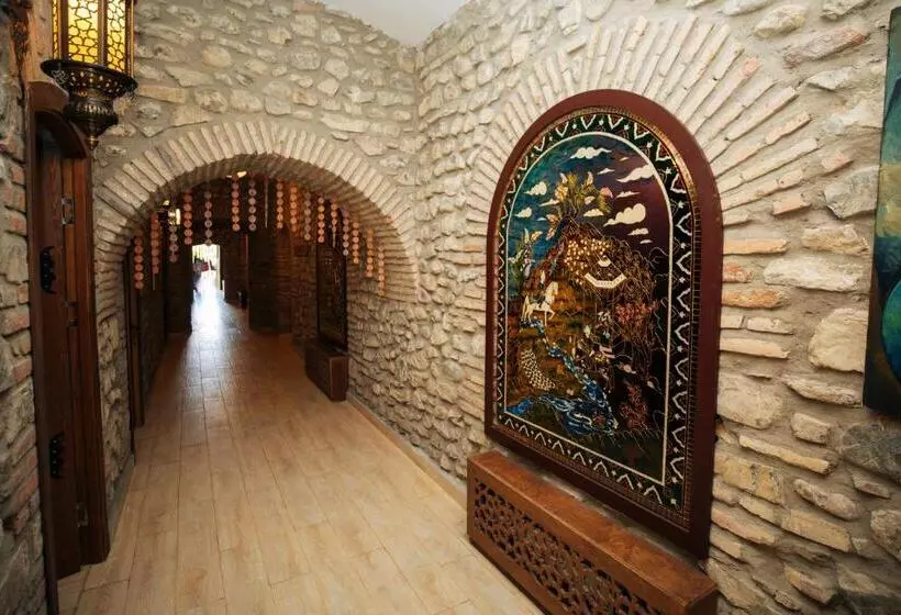 هاستل Art Hotel By Abad Guest