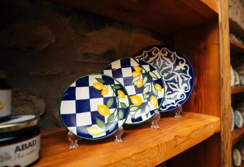 هاستل Art Hotel By Abad Guest