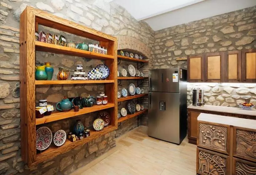 هاستل Art Hotel By Abad Guest