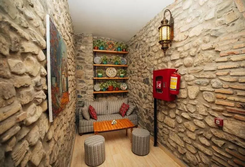 هاستل Art Hotel By Abad Guest