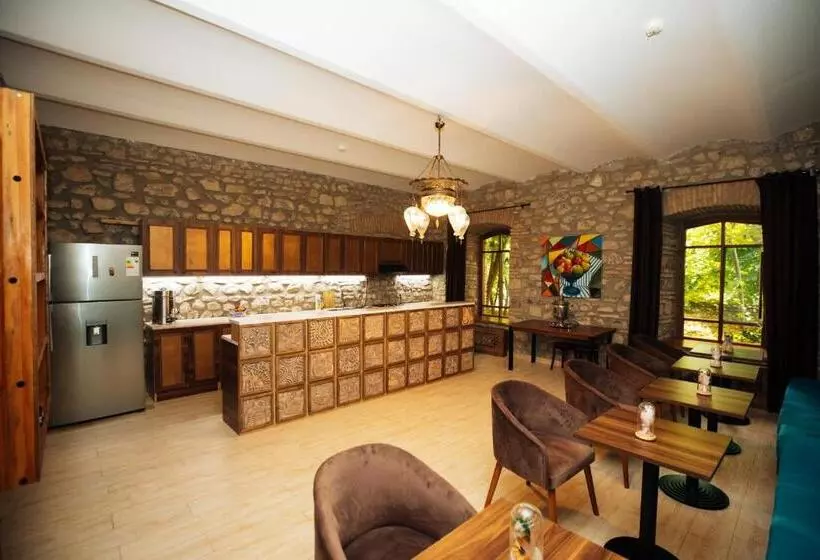 هاستل Art Hotel By Abad Guest