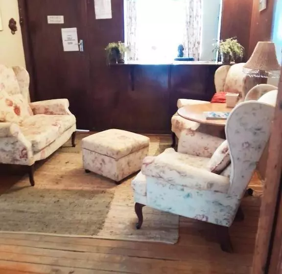 Retkeilymaja Underberg Inn