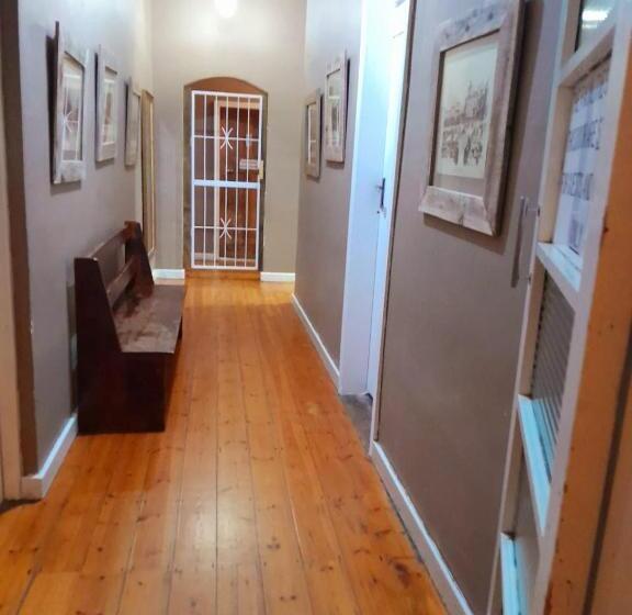 旅馆 Underberg Inn