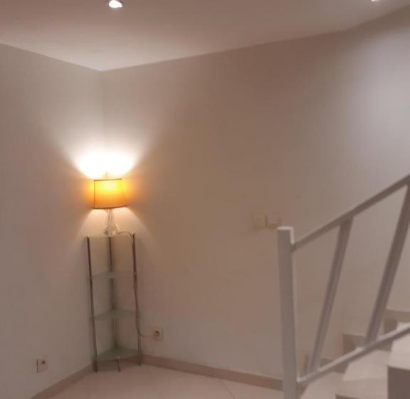 تختخواب و صبحانه Nicolas Et Marie