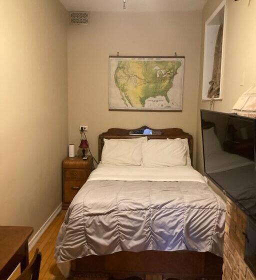 مبيت وإفطار Queen Bed With Private Bathroom In Lakeview 2e