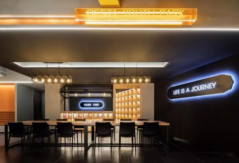 Changsha Desti Youth Park Hostel Wuyi Square 24h Reception&cafe& Bar& Luggage Storage& Large Public