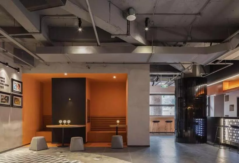 Changsha Desti Youth Park Hostel Wuyi Square 24h Reception&cafe& Bar& Luggage Storage& Large Public