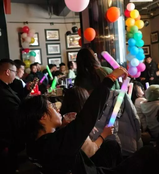 Changsha Desti Youth Park Hostel Wuyi Square 24h Reception&cafe& Bar& Luggage Storage& Large Public