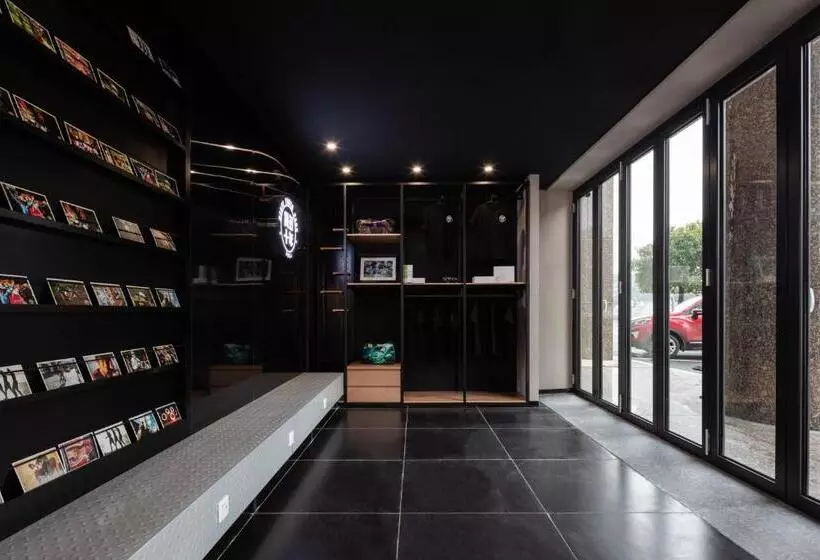 Changsha Desti Youth Park Hostel Wuyi Square 24h Reception&cafe& Bar& Luggage Storage& Large Public