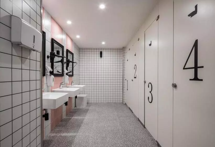 Changsha Desti Youth Park Hostel Wuyi Square 24h Reception&cafe& Bar& Luggage Storage& Large Public