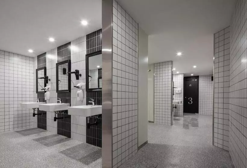 Changsha Desti Youth Park Hostel Wuyi Square 24h Reception&cafe& Bar& Luggage Storage& Large Public