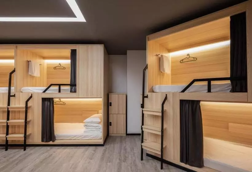 Changsha Desti Youth Park Hostel Wuyi Square 24h Reception&cafe& Bar& Luggage Storage& Large Public