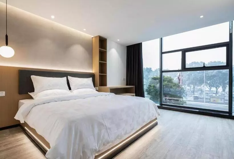 Changsha Desti Youth Park Hostel Wuyi Square 24h Reception&cafe& Bar& Luggage Storage& Large Public
