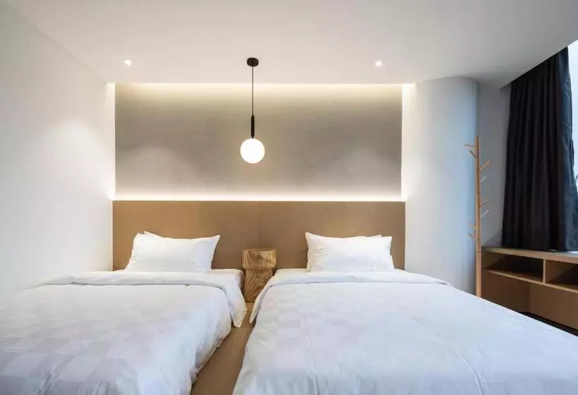 Changsha Desti Youth Park Hostel Wuyi Square 24h Reception&cafe& Bar& Luggage Storage& Large Public