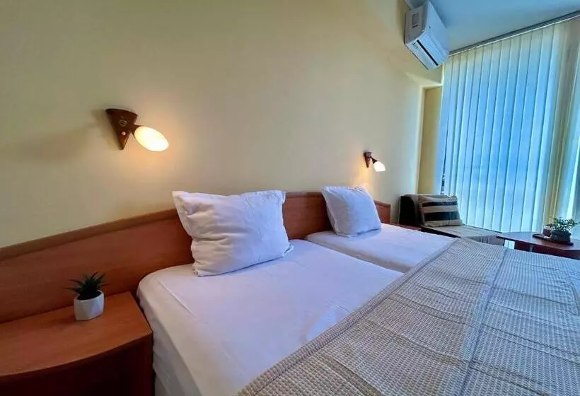 Hotelli Adeti Residence
