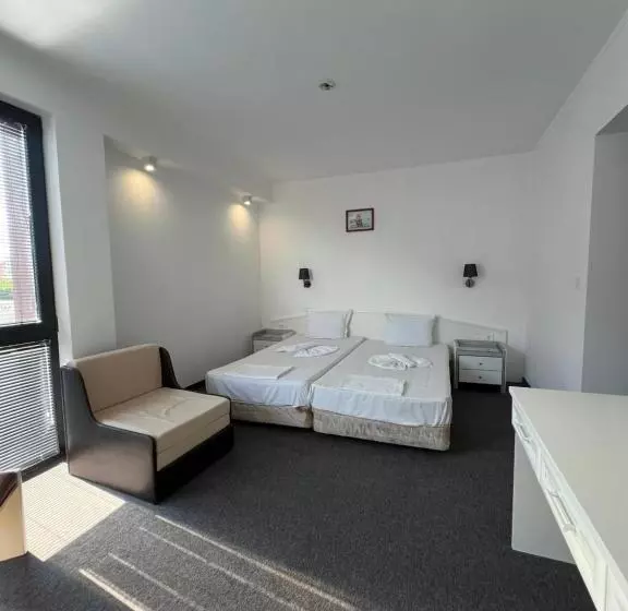 Hotelli Adeti Residence