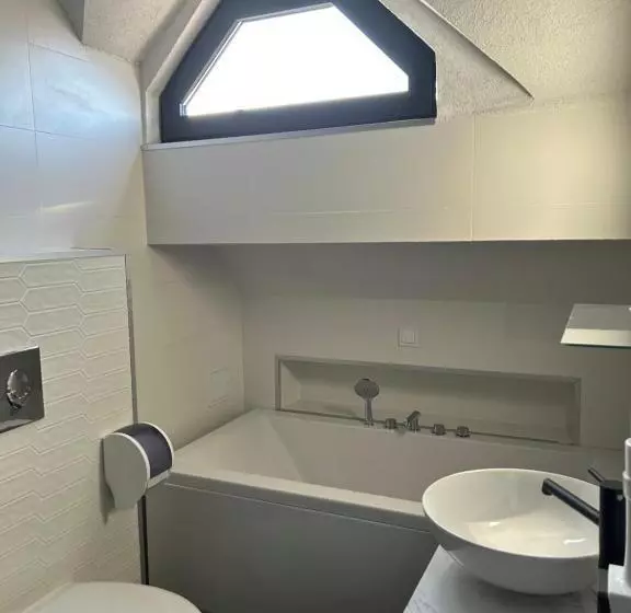 Hotelli Adeti Residence