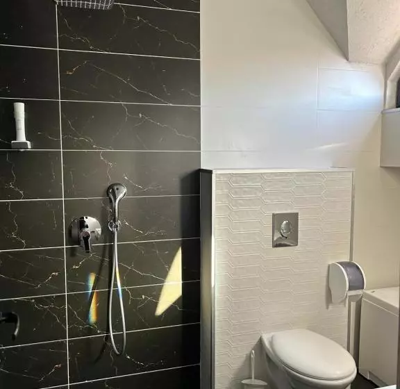Hotelli Adeti Residence