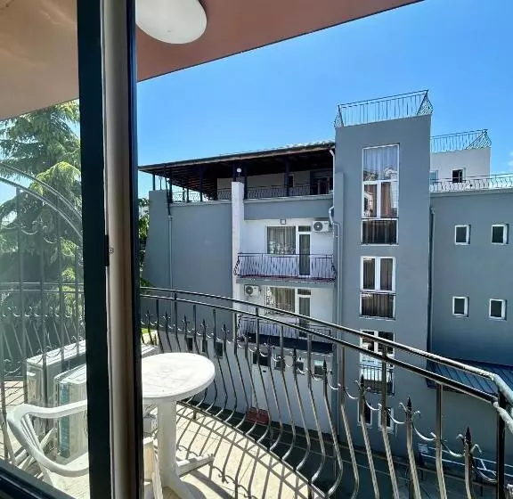 Hotelli Adeti Residence