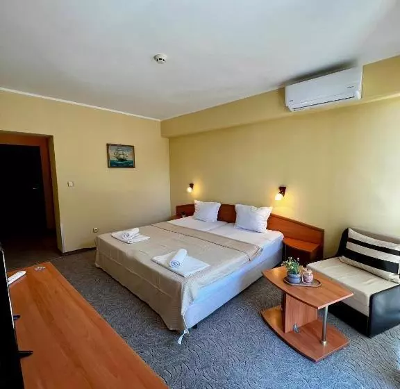 Hotelli Adeti Residence