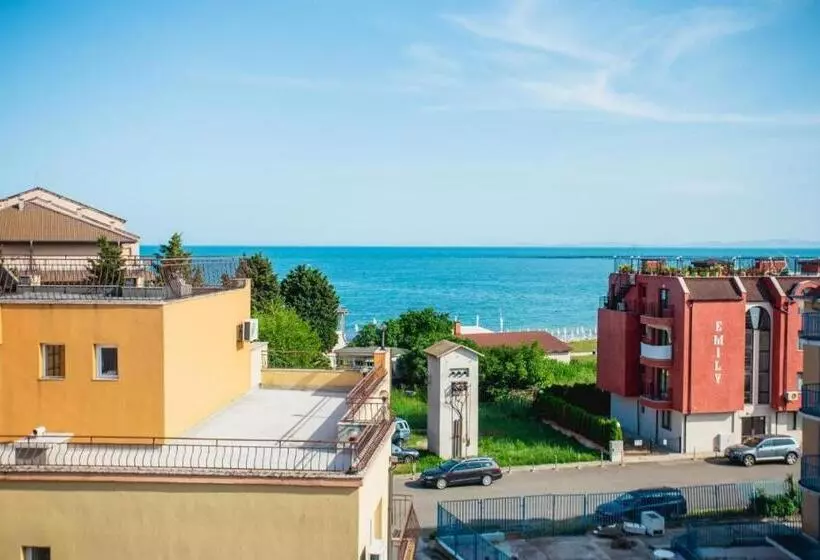 Hotelli Adeti Residence