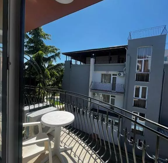 Hotelli Adeti Residence