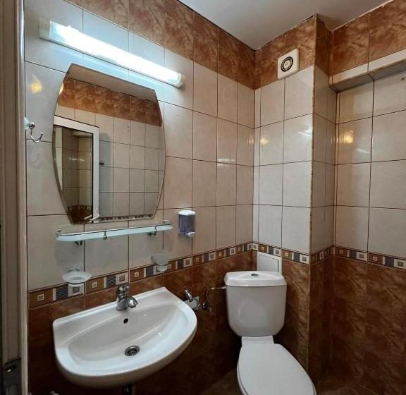 ホテル Adeti Residence